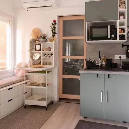Charming Studio Near The Beach